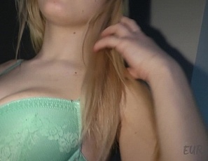 082718_gorgeous_blonde_18yo_tasha_giving_a_deepthroat_blowjob_in_nerd_glasses_and_getting_cum_in_her_mouth