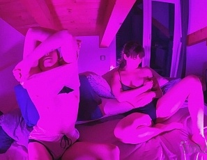 021125_kinky_masturbation_with_dolls_josie_fresh_and_sofie_late_night_on_vacation