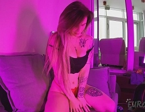 021826_melonie_fucks_herself_with_a_dildo_in_her_pussy_and_ass