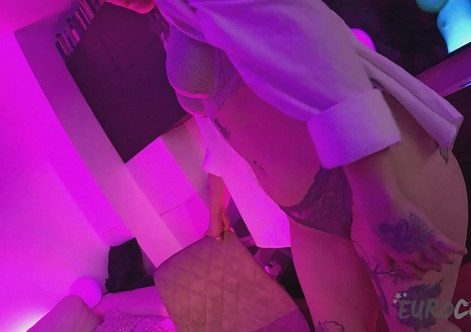 051326_hot_striptease_from_pretty_model_sam_then_huge_dildo_masturbation