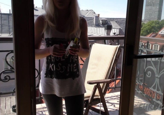 060118_hot_ukranian_chick_nika_n_at_my_place_finger_blasting_hot_blonde_spinner