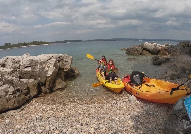 080224_kayaking_to_a_remote_island_and_hiking_nude_on_vacation_with_rebeka_ruby_and_cheri