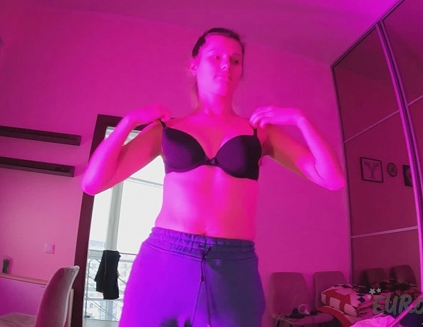Josie Fresh Giving a POV Handjob and Gets Cum on Her Tits